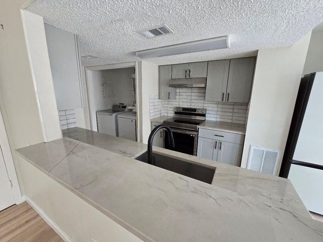 5640 Birchmont Drive C, Houston, TX 77091