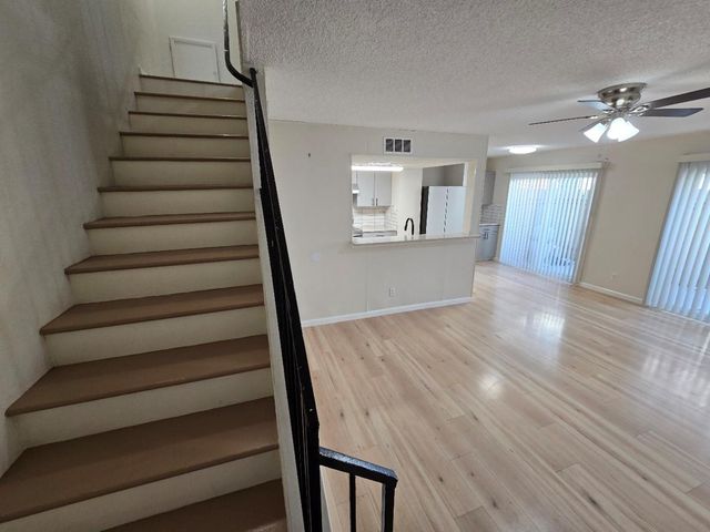5640 Birchmont Drive C, Houston, TX 77091