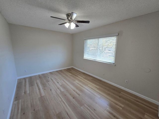 5640 Birchmont Drive C, Houston, TX 77091