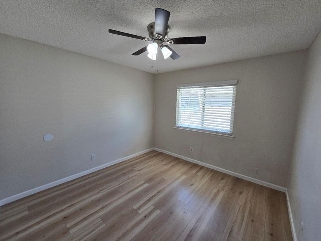 5640 Birchmont Drive C, Houston, TX 77091
