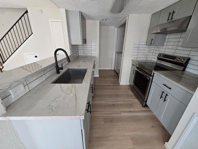 5640 Birchmont Drive C, Houston, TX 77091
