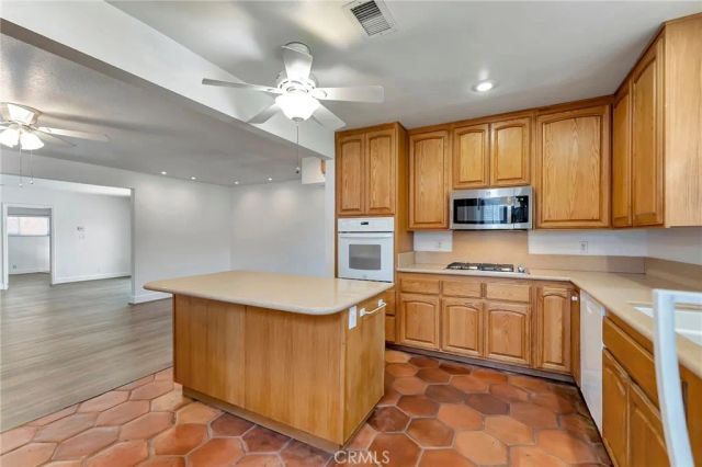 3464 Iroquois, Long Beach, CA 90808
