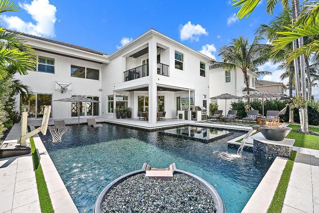 1603 E Hemingway Drive, Juno Beach, FL 33408