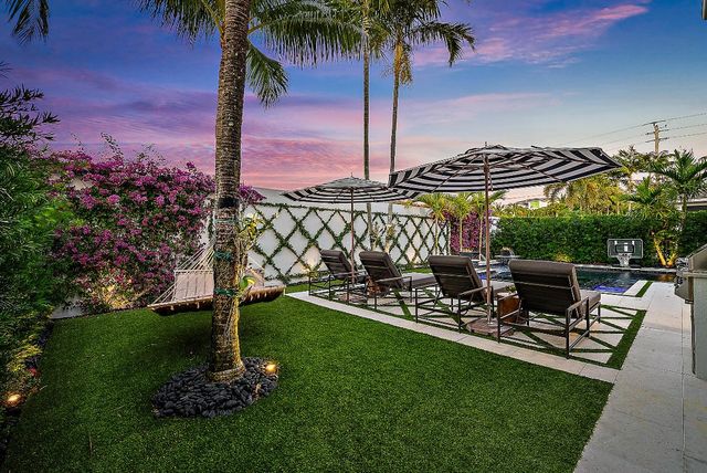 1603 E Hemingway Drive, Juno Beach, FL 33408