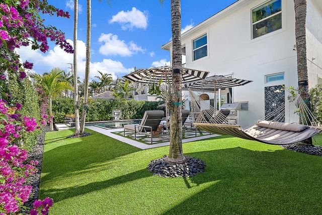 1603 E Hemingway Drive, Juno Beach, FL 33408