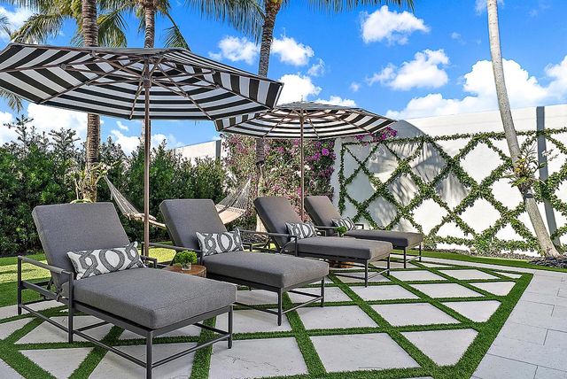 1603 E Hemingway Drive, Juno Beach, FL 33408