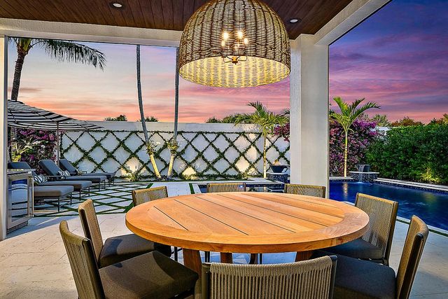 1603 E Hemingway Drive, Juno Beach, FL 33408