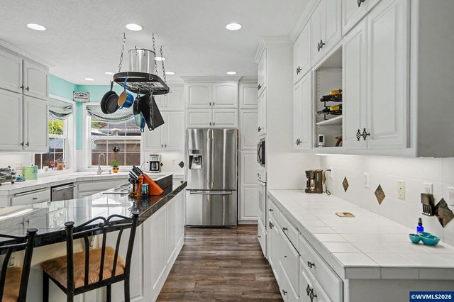 1665 Sisters Ct NW, Salem, OR 97304