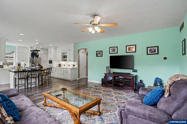 1665 Sisters Ct NW, Salem, OR 97304