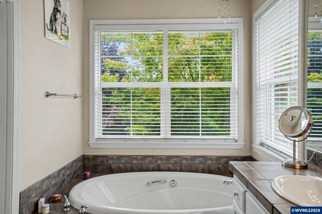 1665 Sisters Ct NW, Salem, OR 97304