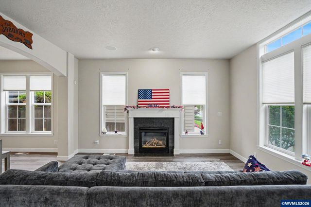 1665 Sisters Ct NW, Salem, OR 97304