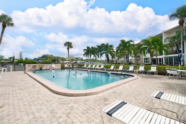 7401 BAY ISLAND DRIVE S 129, South Pasadena, FL 33707