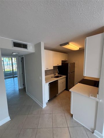 7401 BAY ISLAND DRIVE S 129, South Pasadena, FL 33707