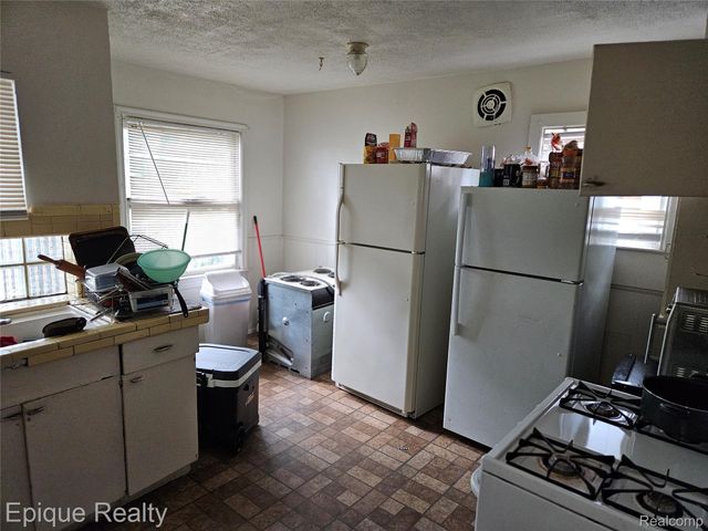 4645 Chatsworth Street, Detroit, MI 48224