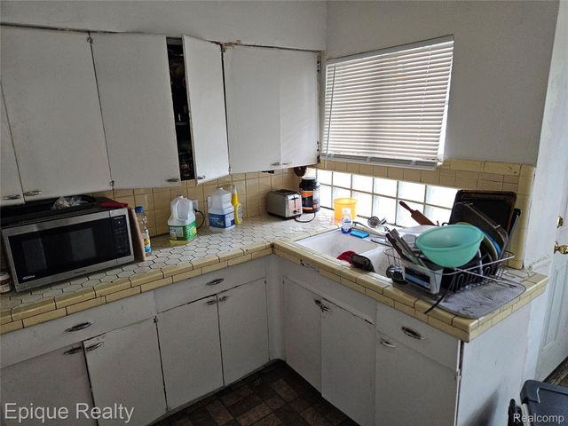 4645 Chatsworth Street, Detroit, MI 48224