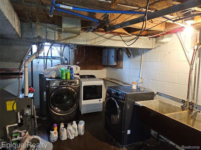 4645 Chatsworth Street, Detroit, MI 48224