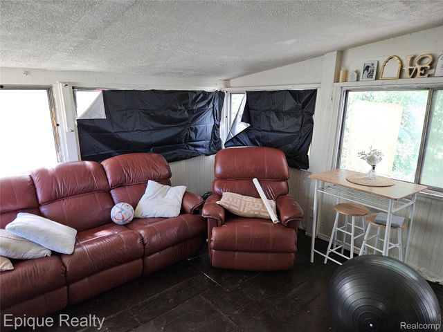 4645 Chatsworth Street, Detroit, MI 48224
