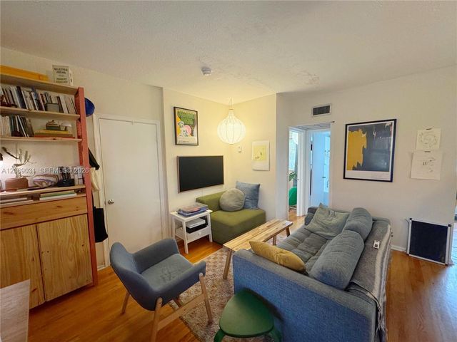 736 13th Street 213, Miami Beach, FL 33139