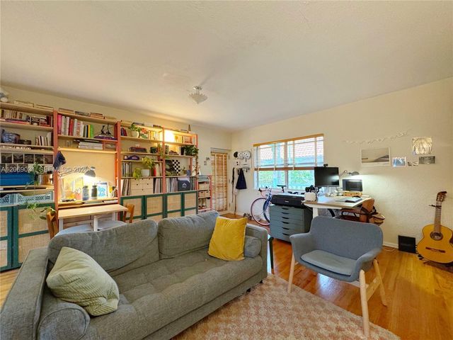 736 13th Street 213, Miami Beach, FL 33139