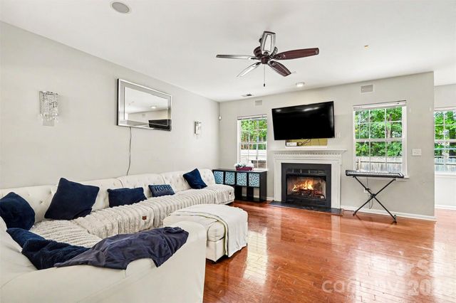 1003 Jordans Pond Lane, Charlotte, NC 28214