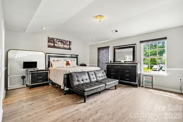 1003 Jordans Pond Lane, Charlotte, NC 28214