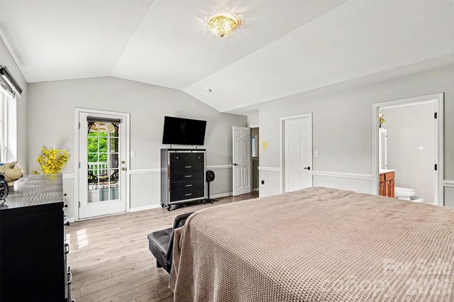 1003 Jordans Pond Lane, Charlotte, NC 28214