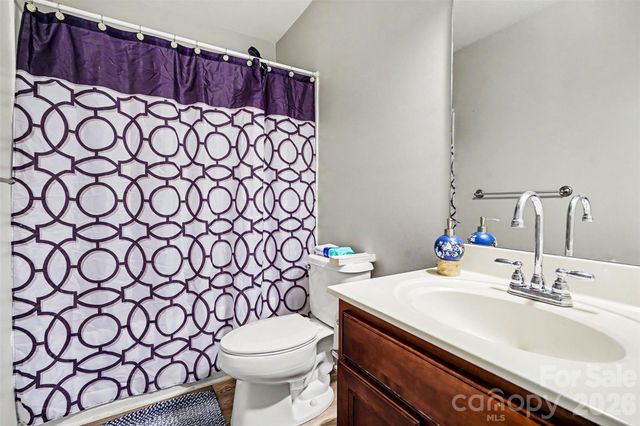 1003 Jordans Pond Lane, Charlotte, NC 28214