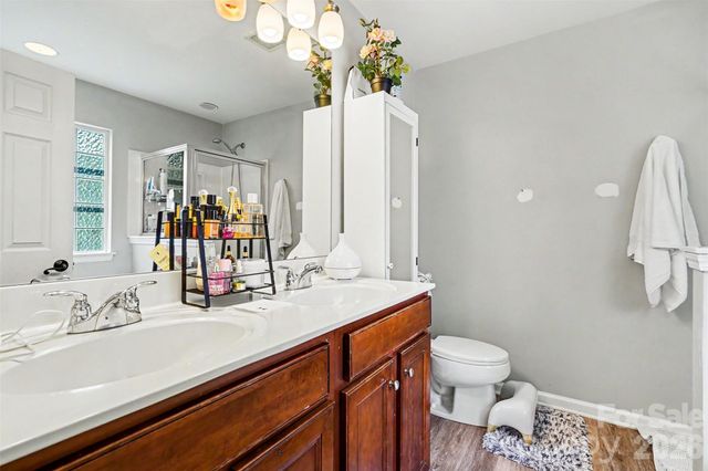 1003 Jordans Pond Lane, Charlotte, NC 28214