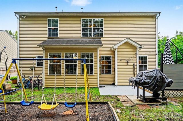1003 Jordans Pond Lane, Charlotte, NC 28214