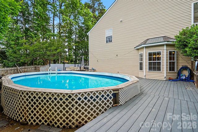 1003 Jordans Pond Lane, Charlotte, NC 28214