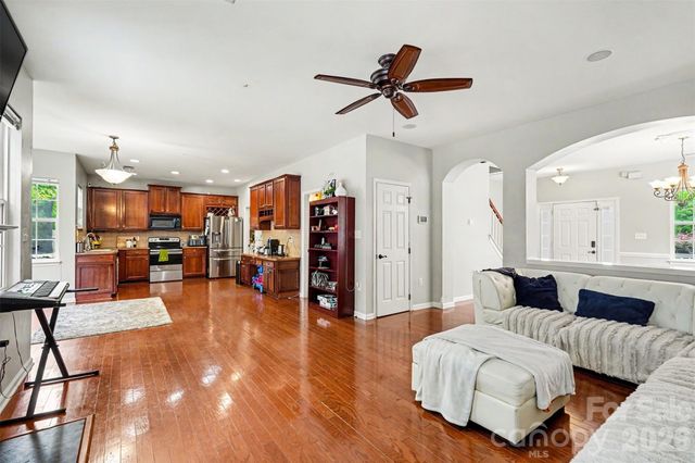 1003 Jordans Pond Lane, Charlotte, NC 28214