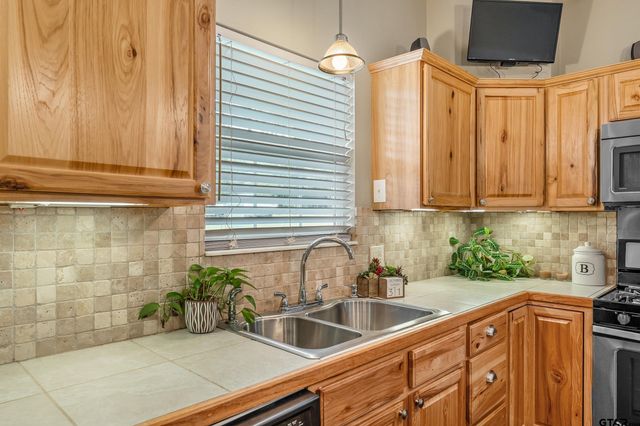 7348 FM 22, Rusk, TX 75785