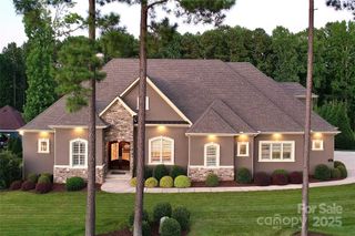 141 Castle Drive, Mooresville, NC 28117