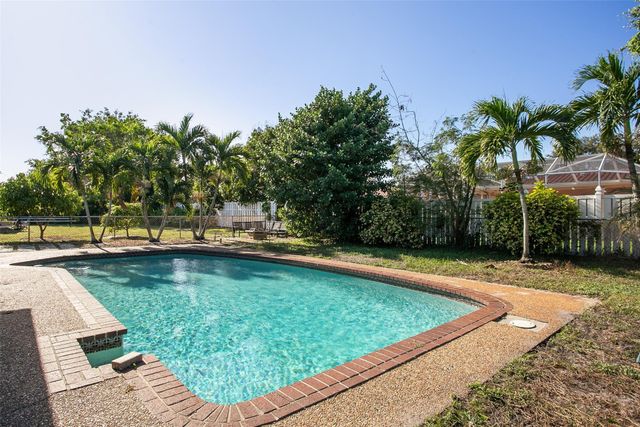 846 Ramblewood Drive, Coral Springs, FL 33071