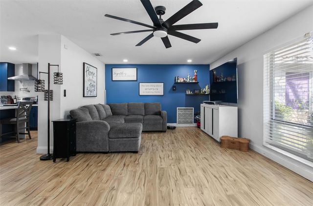 846 Ramblewood Drive, Coral Springs, FL 33071