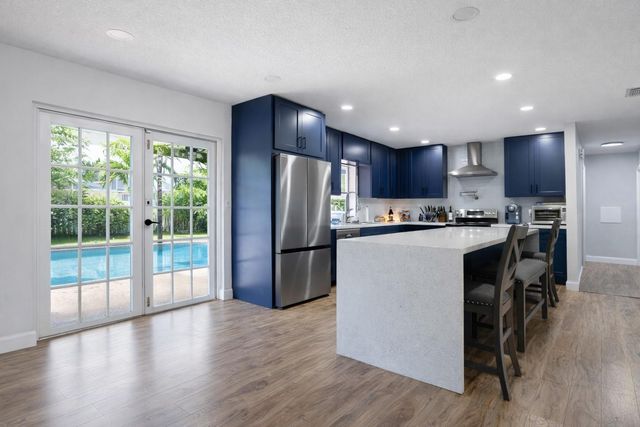 846 Ramblewood Drive, Coral Springs, FL 33071