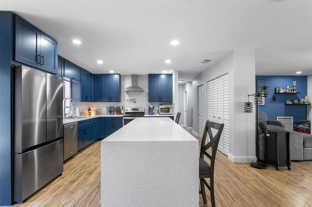 846 Ramblewood Drive, Coral Springs, FL 33071