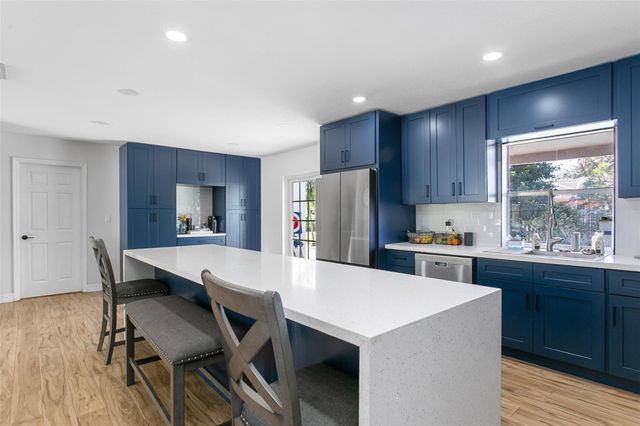 846 Ramblewood Drive, Coral Springs, FL 33071