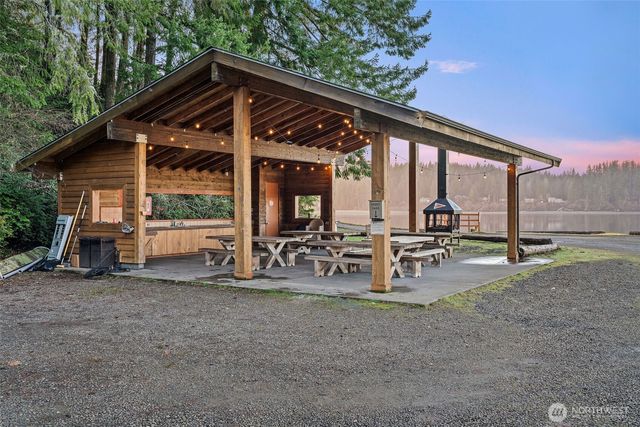 655 E Pointes Drive E, Shelton, WA 98584