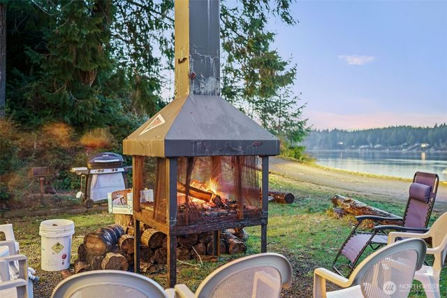 655 E Pointes Drive E, Shelton, WA 98584