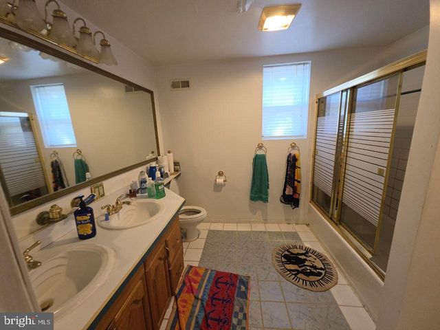 2602 BERKLEY ST, Temple Hills, MD 20748