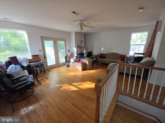 2602 BERKLEY ST, Temple Hills, MD 20748