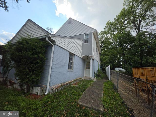 2602 BERKLEY ST, Temple Hills, MD 20748