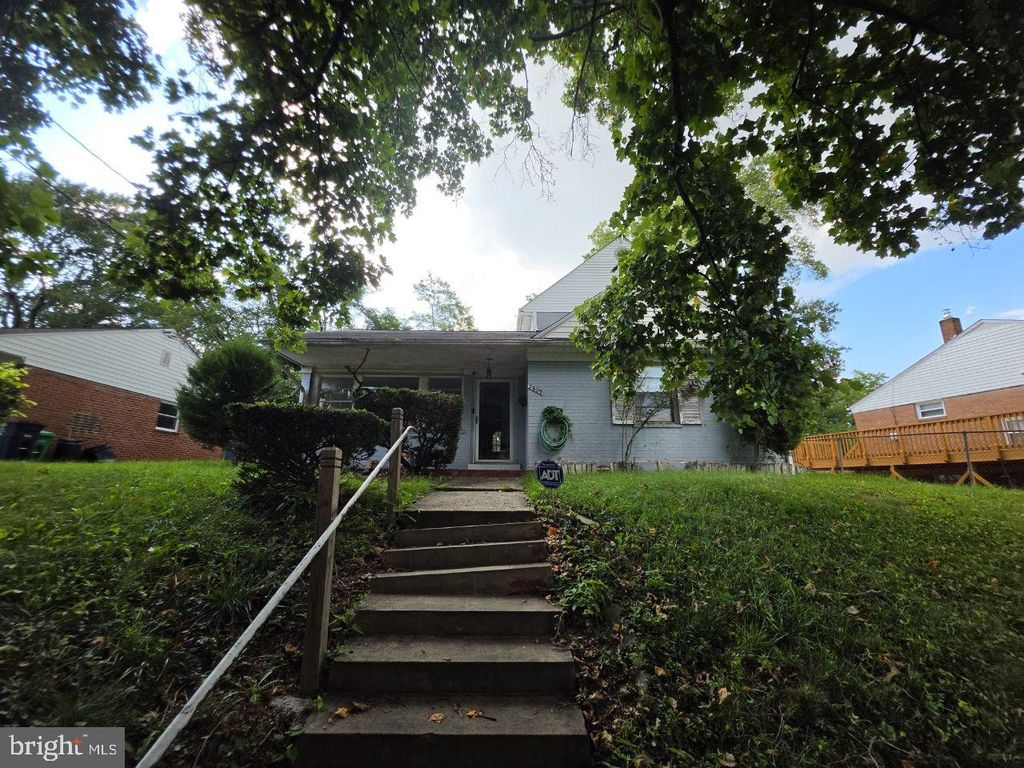 2602 BERKLEY ST, Temple Hills, MD 20748