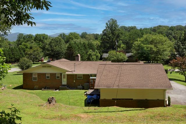 1654 Myers Chapel Road, Hayesville, NC 28904