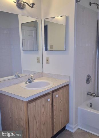 904 SWEETWATER DR, Cinnaminson, NJ 08077