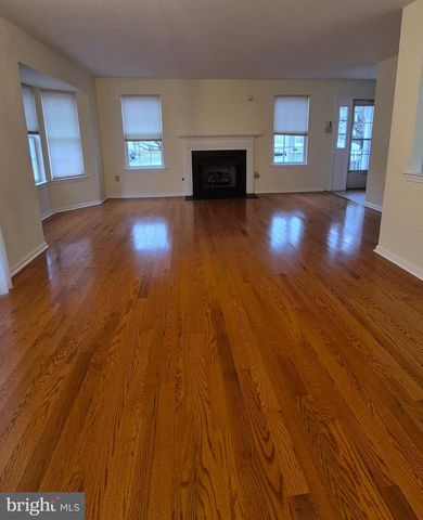 904 SWEETWATER DR, Cinnaminson, NJ 08077