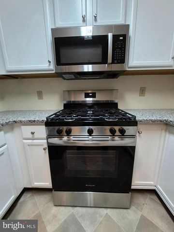 904 SWEETWATER DR, Cinnaminson, NJ 08077