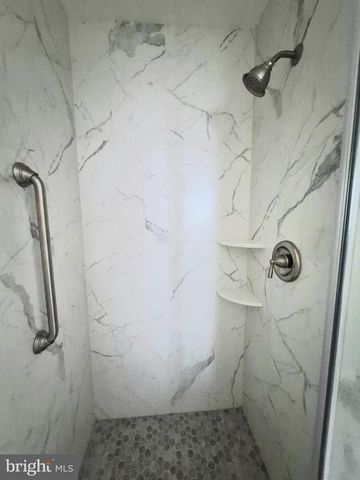 904 SWEETWATER DR, Cinnaminson, NJ 08077