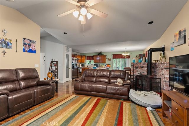 14689 Carnegie, Magalia, CA 95954